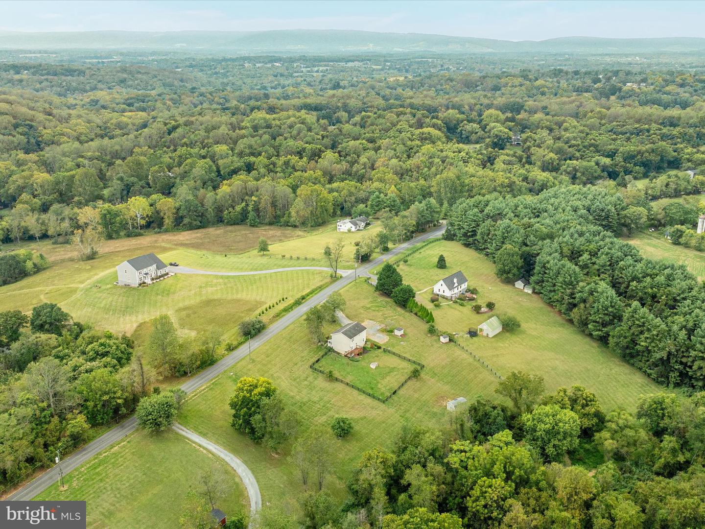 37770 SNICKERSVILLE TPKE, PURCELLVILLE, Virginia 20132, 4 Bedrooms Bedrooms, ,2 BathroomsBathrooms,Residential,For sale,37770 SNICKERSVILLE TPKE,VALO2107546 MLS # VALO2107546
