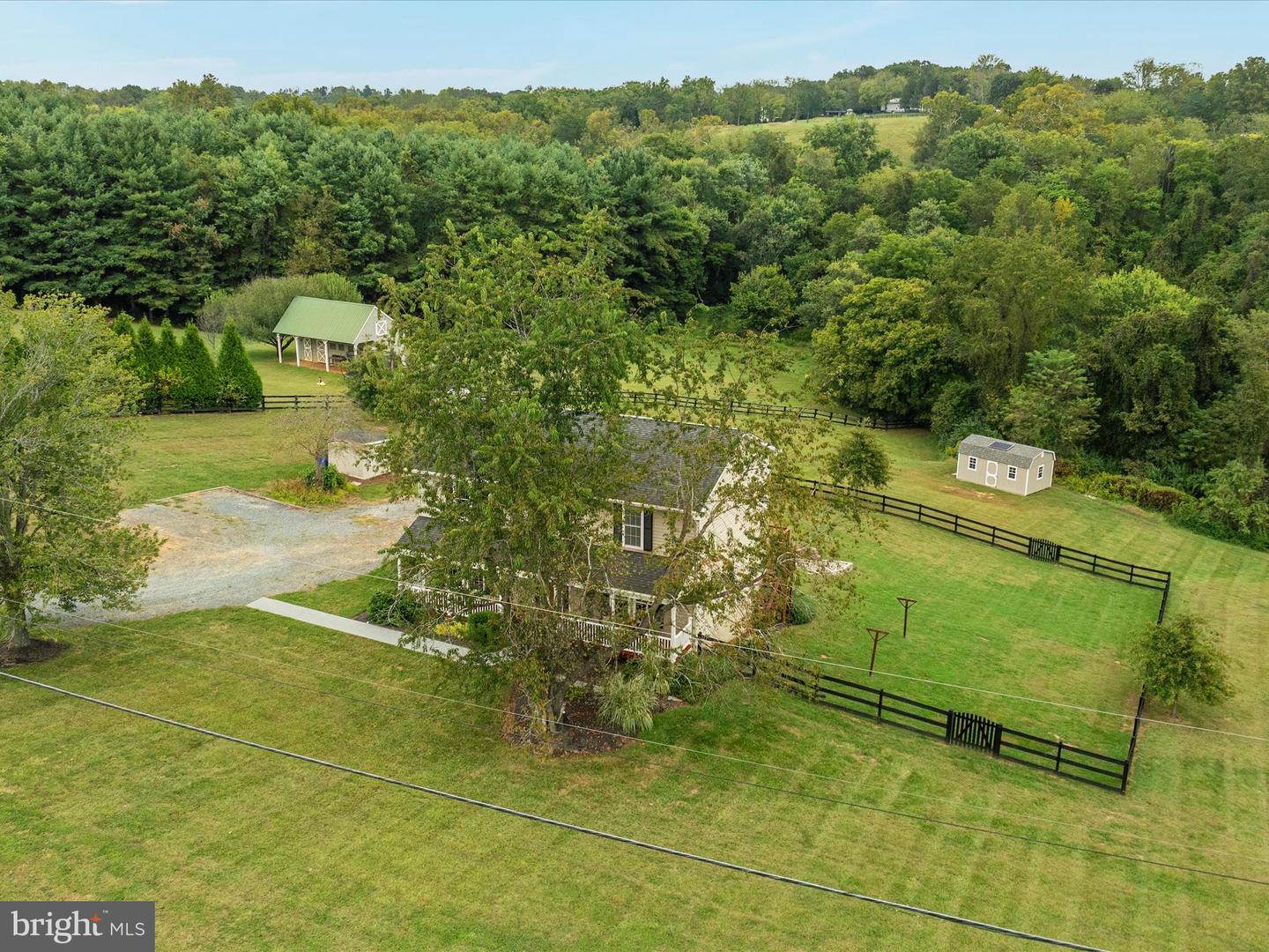 37770 SNICKERSVILLE TPKE, PURCELLVILLE, Virginia 20132, 4 Bedrooms Bedrooms, ,2 BathroomsBathrooms,Residential,For sale,37770 SNICKERSVILLE TPKE,VALO2107546 MLS # VALO2107546