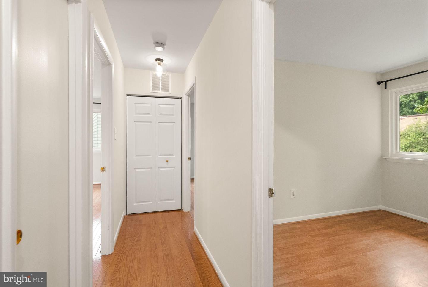 10679 SPRING OAK CT, BURKE, Virginia 22015, 3 Bedrooms Bedrooms, 5 Rooms Rooms,1 BathroomBathrooms,Residential,For sale,10679 SPRING OAK CT,VAFX2269084 MLS # VAFX2269084