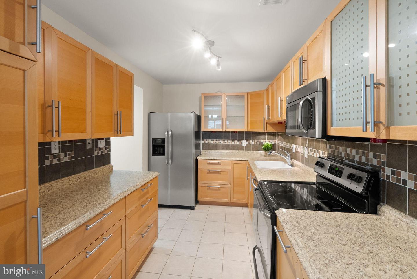 10679 SPRING OAK CT, BURKE, Virginia 22015, 3 Bedrooms Bedrooms, 5 Rooms Rooms,1 BathroomBathrooms,Residential,For sale,10679 SPRING OAK CT,VAFX2269084 MLS # VAFX2269084