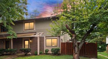 10679 SPRING OAK CT, BURKE, Virginia 22015, 3 Bedrooms Bedrooms, 5 Rooms Rooms,1 BathroomBathrooms,Residential,For sale,10679 SPRING OAK CT,VAFX2269084 MLS # VAFX2269084