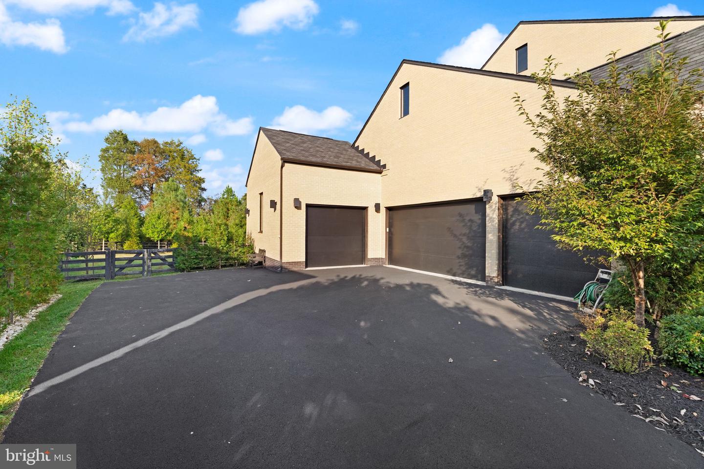 41774 ASHMEADOW CT, ASHBURN, Virginia 20148, 5 Bedrooms Bedrooms, ,4 BathroomsBathrooms,Residential,For sale,41774 ASHMEADOW CT,VALO2107594 MLS # VALO2107594