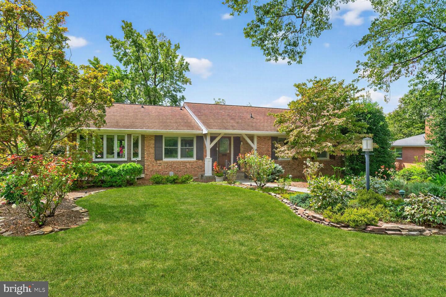1305 GATEWOOD DR, ALEXANDRIA, Virginia 22307, 3 Bedrooms Bedrooms, ,3 BathroomsBathrooms,Residential,For sale,1305 GATEWOOD DR,VAFX2269238 MLS # VAFX2269238