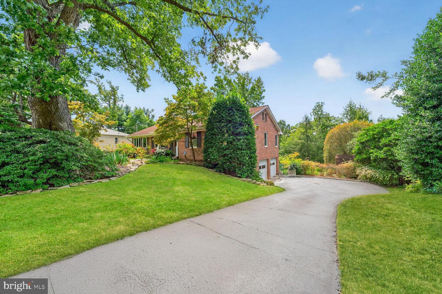 1305 GATEWOOD DR, ALEXANDRIA, Virginia 22307, 3 Bedrooms Bedrooms, ,3 BathroomsBathrooms,Residential,For sale,1305 GATEWOOD DR,VAFX2269238 MLS # VAFX2269238