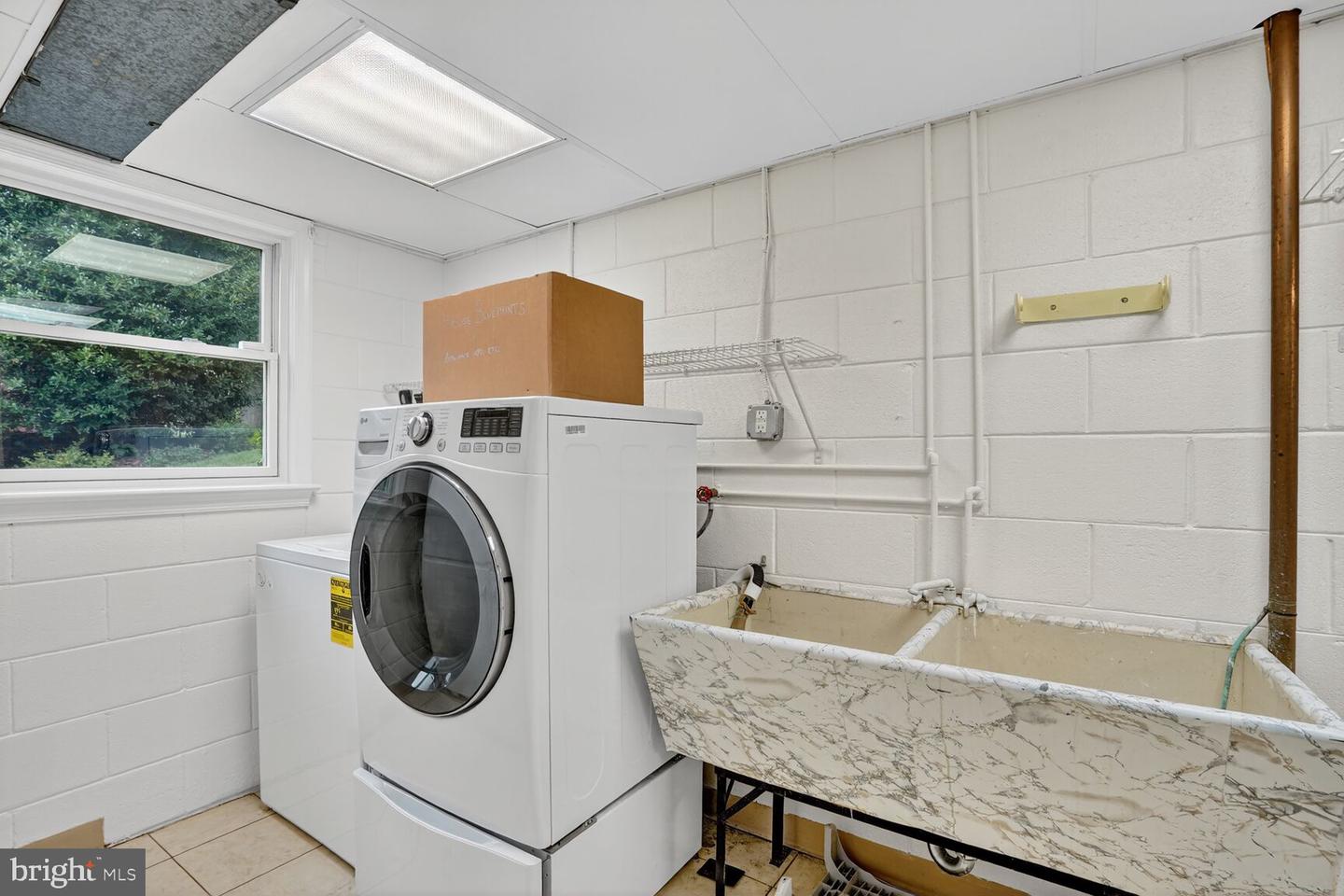 1305 GATEWOOD DR, ALEXANDRIA, Virginia 22307, 3 Bedrooms Bedrooms, ,3 BathroomsBathrooms,Residential,For sale,1305 GATEWOOD DR,VAFX2269238 MLS # VAFX2269238