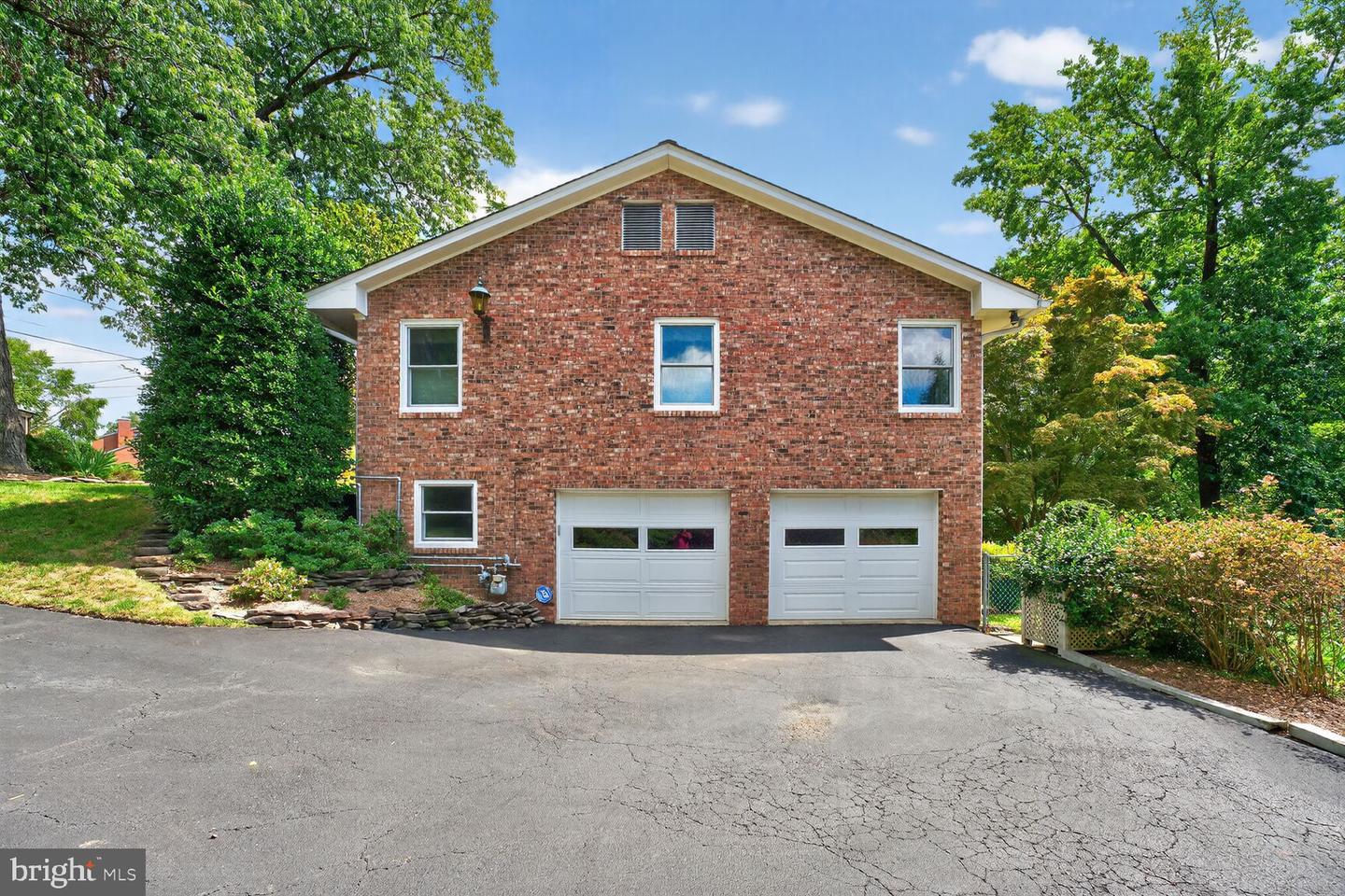 1305 GATEWOOD DR, ALEXANDRIA, Virginia 22307, 3 Bedrooms Bedrooms, ,3 BathroomsBathrooms,Residential,For sale,1305 GATEWOOD DR,VAFX2269238 MLS # VAFX2269238
