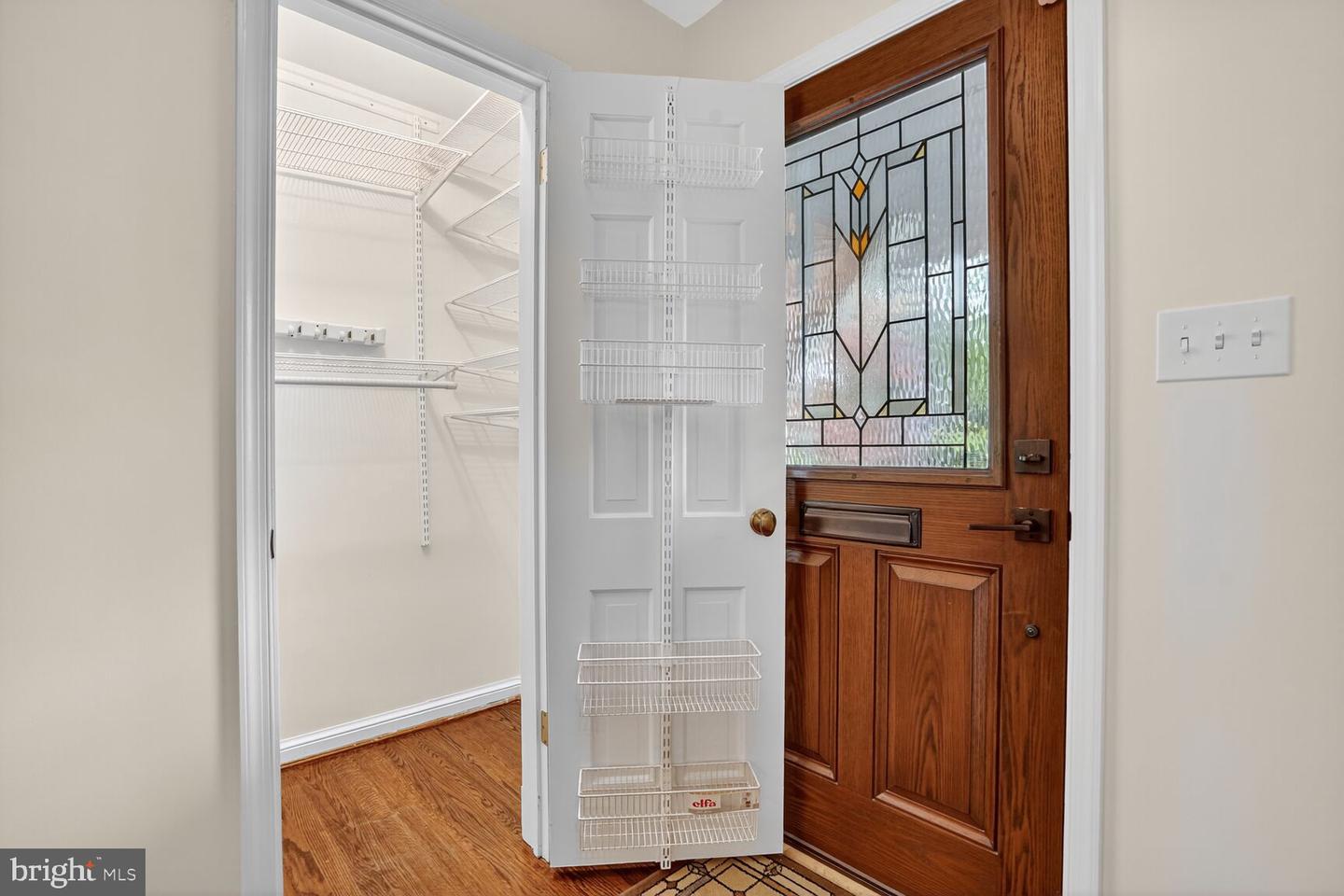 1305 GATEWOOD DR, ALEXANDRIA, Virginia 22307, 3 Bedrooms Bedrooms, ,3 BathroomsBathrooms,Residential,For sale,1305 GATEWOOD DR,VAFX2269238 MLS # VAFX2269238