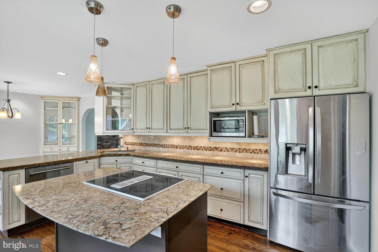 1305 GATEWOOD DR, ALEXANDRIA, Virginia 22307, 3 Bedrooms Bedrooms, ,3 BathroomsBathrooms,Residential,For sale,1305 GATEWOOD DR,VAFX2269238 MLS # VAFX2269238
