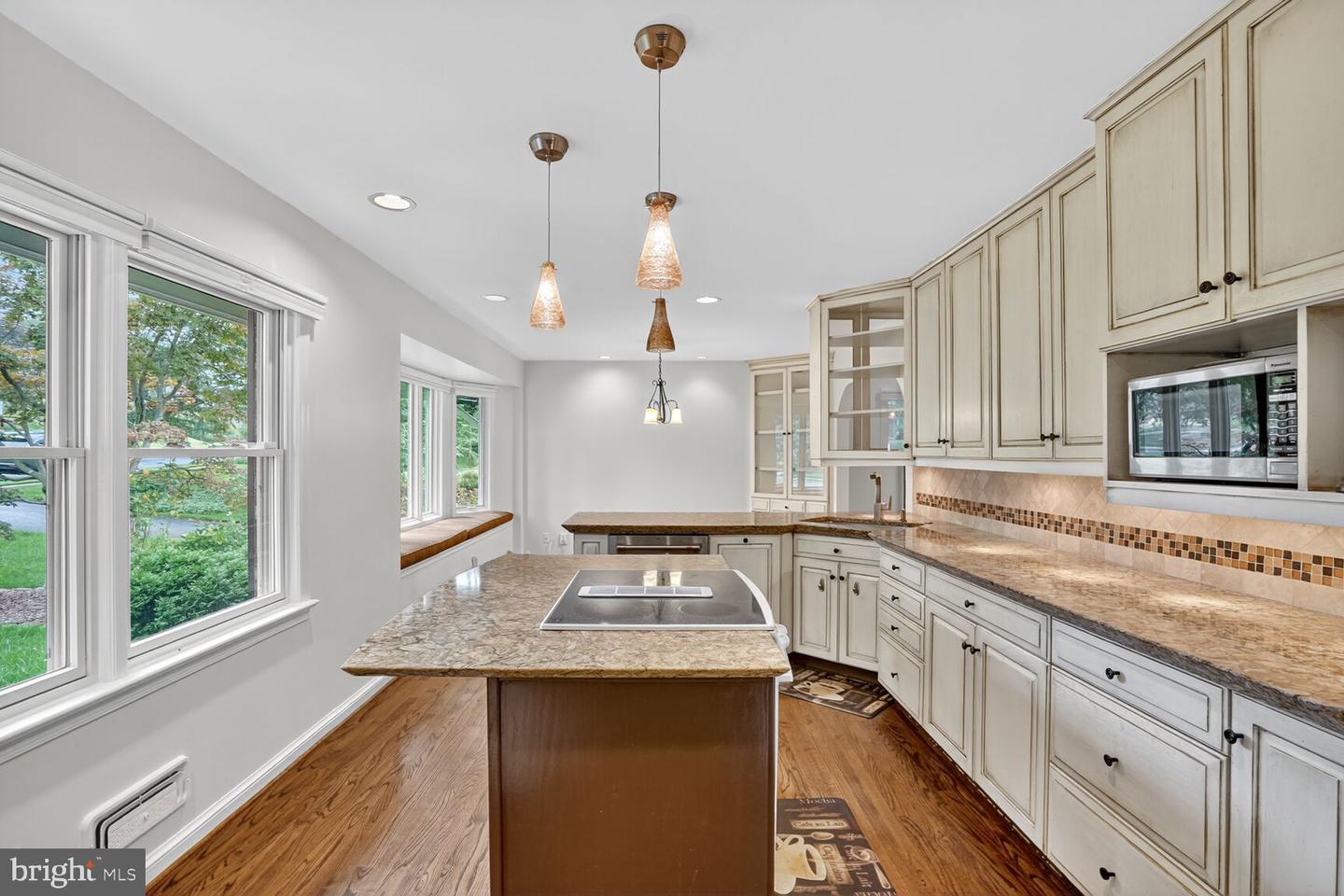 1305 GATEWOOD DR, ALEXANDRIA, Virginia 22307, 3 Bedrooms Bedrooms, ,3 BathroomsBathrooms,Residential,For sale,1305 GATEWOOD DR,VAFX2269238 MLS # VAFX2269238