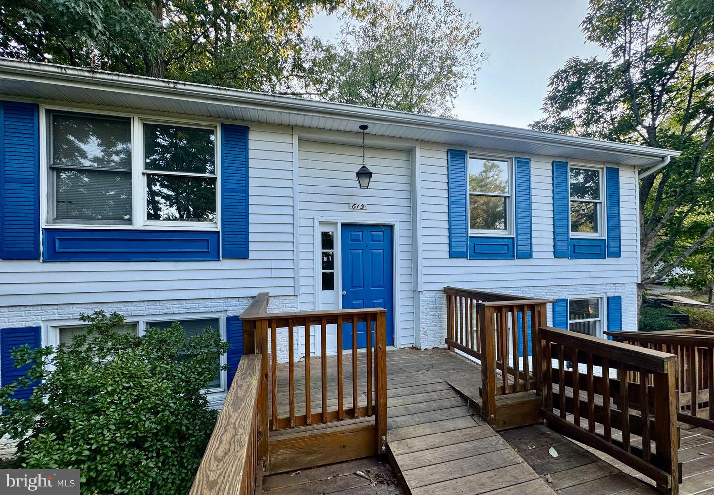 615 ROCKBRIDGE DR SE, LEESBURG, Virginia 20175, 5 Bedrooms Bedrooms, ,2 BathroomsBathrooms,Residential,For sale,615 ROCKBRIDGE DR SE,VALO2107612 MLS # VALO2107612
