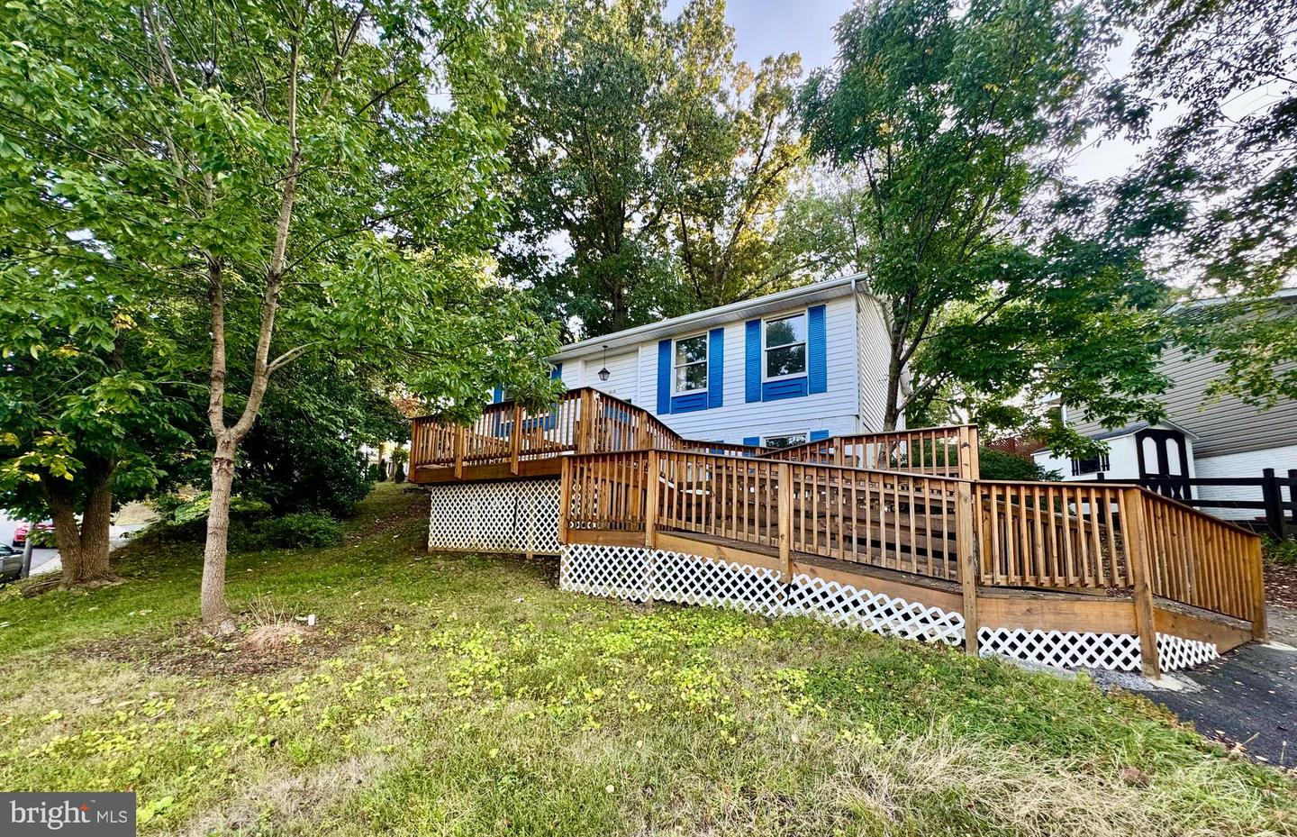 615 ROCKBRIDGE DR SE, LEESBURG, Virginia 20175, 5 Bedrooms Bedrooms, ,2 BathroomsBathrooms,Residential,For sale,615 ROCKBRIDGE DR SE,VALO2107612 MLS # VALO2107612