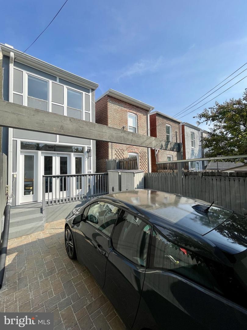 1217 I ST NE, WASHINGTON, District Of Columbia 20002, 3 Bedrooms Bedrooms, ,2 BathroomsBathrooms,Residential,For sale,1217 I ST NE,DCDC2224148 MLS # DCDC2224148