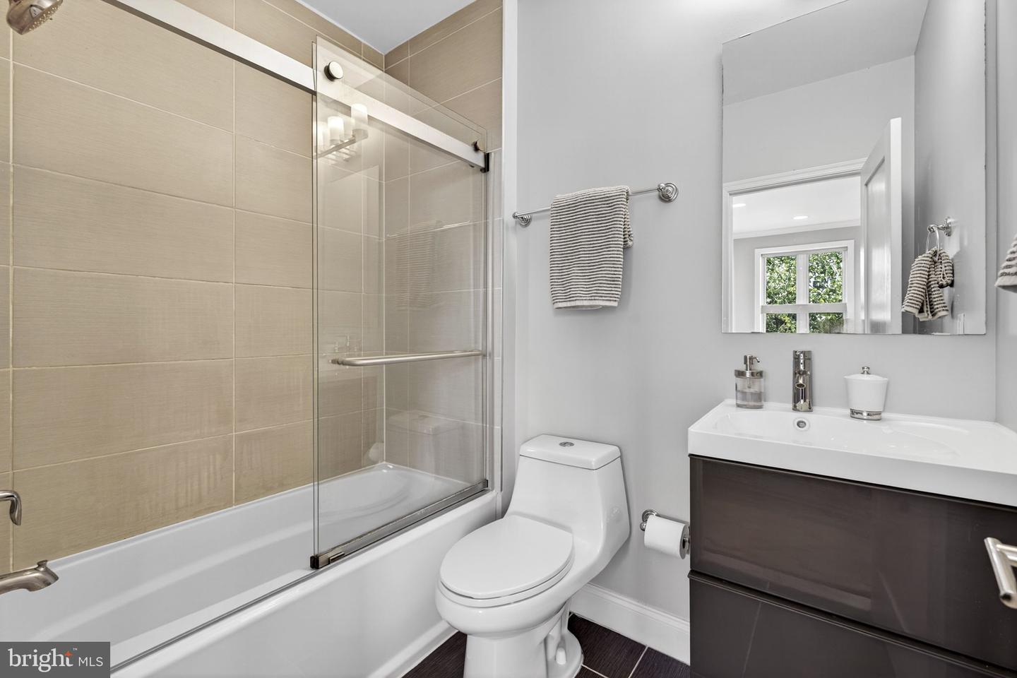 1217 I ST NE, WASHINGTON, District Of Columbia 20002, 3 Bedrooms Bedrooms, ,2 BathroomsBathrooms,Residential,For sale,1217 I ST NE,DCDC2224148 MLS # DCDC2224148