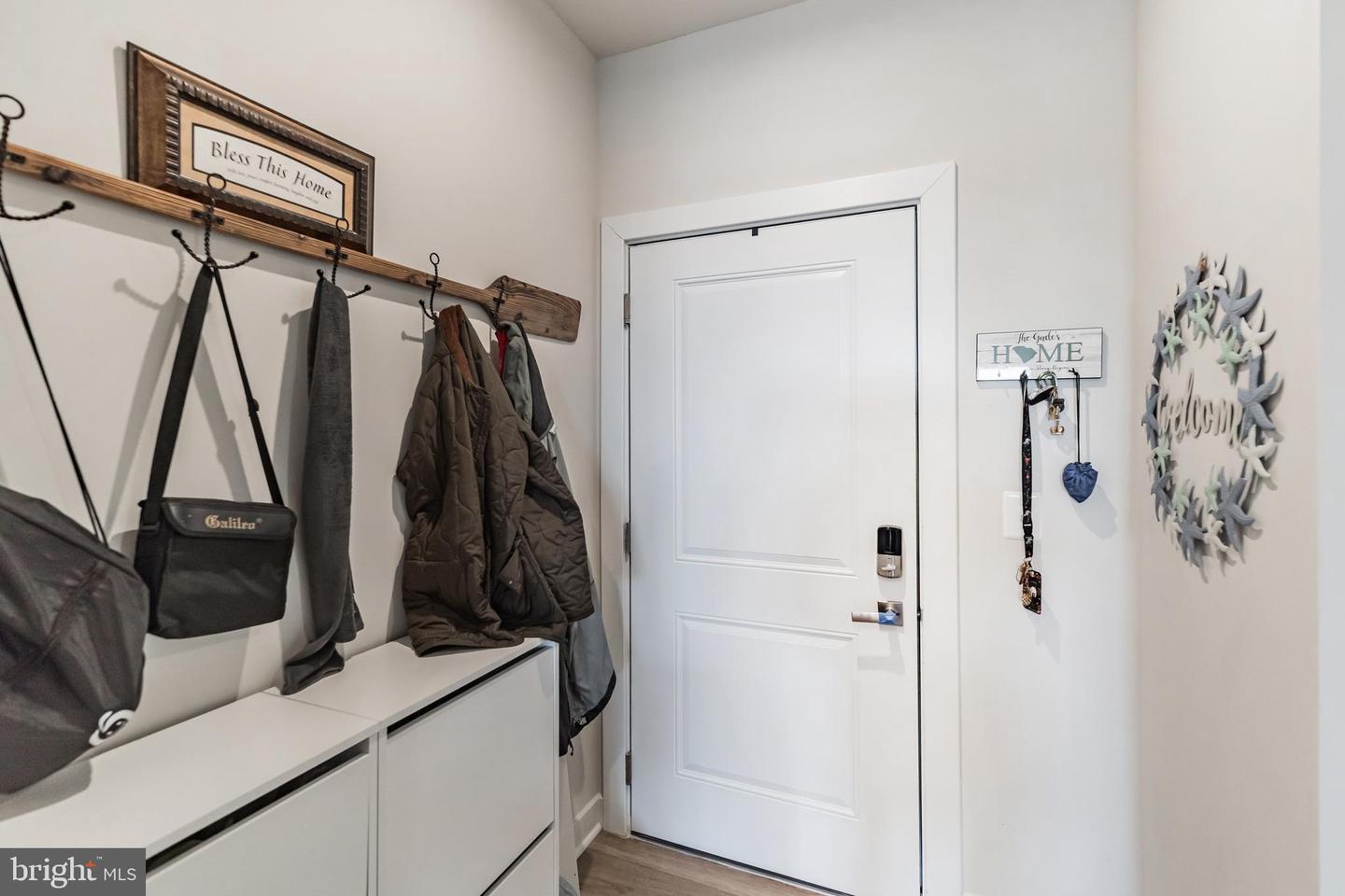 46294 MOUNT MILSTEAD TER #400, STERLING, Virginia 20164, 2 Bedrooms Bedrooms, ,2 BathroomsBathrooms,Residential,For sale,46294 MOUNT MILSTEAD TER #400,VALO2107644 MLS # VALO2107644
