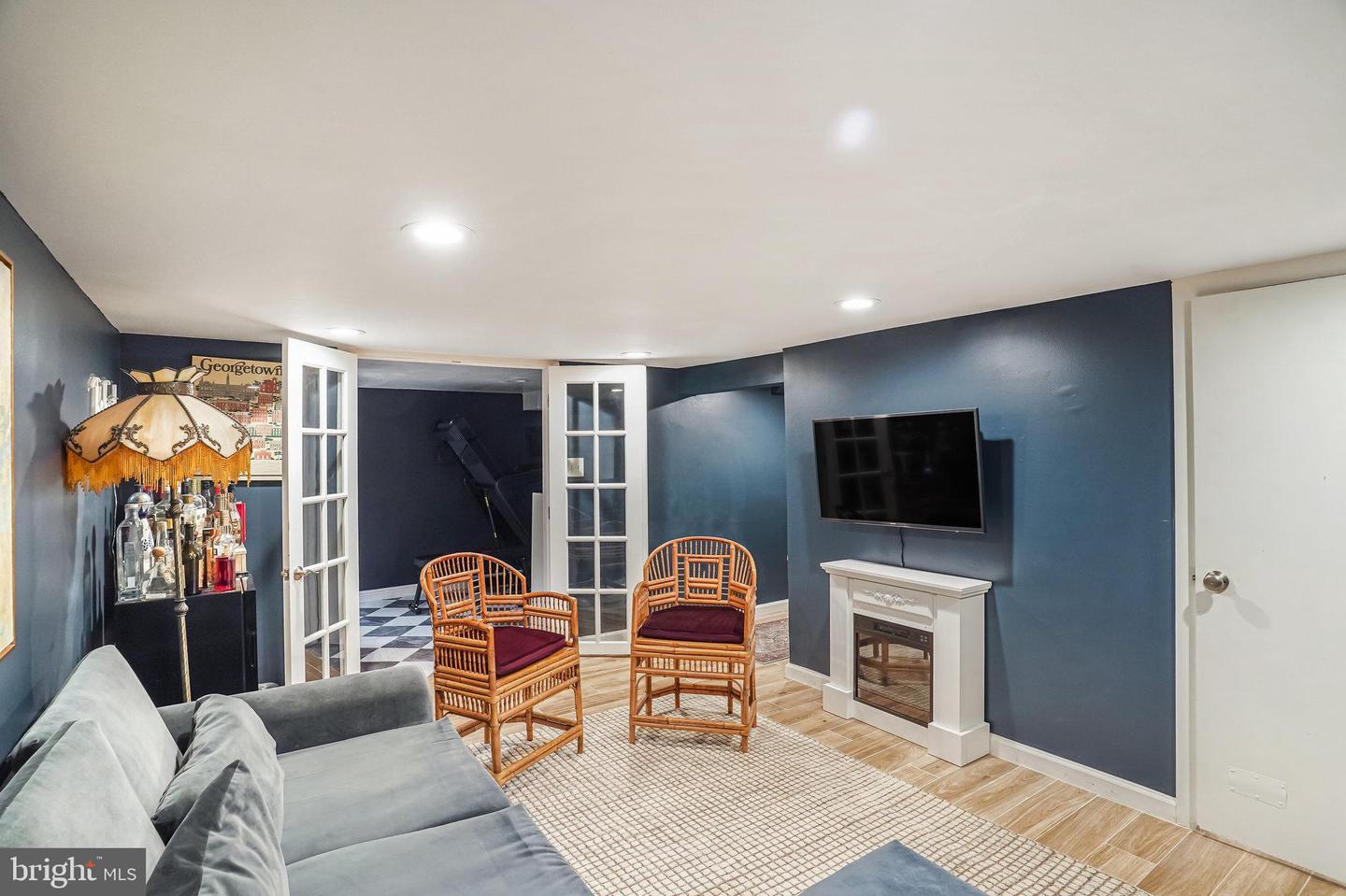 2903 BROOK DR, FALLS CHURCH, Virginia 22042, 3 Bedrooms Bedrooms, 12 Rooms Rooms,2 BathroomsBathrooms,Residential,For sale,2903 BROOK DR,VAFX2269414 MLS # VAFX2269414