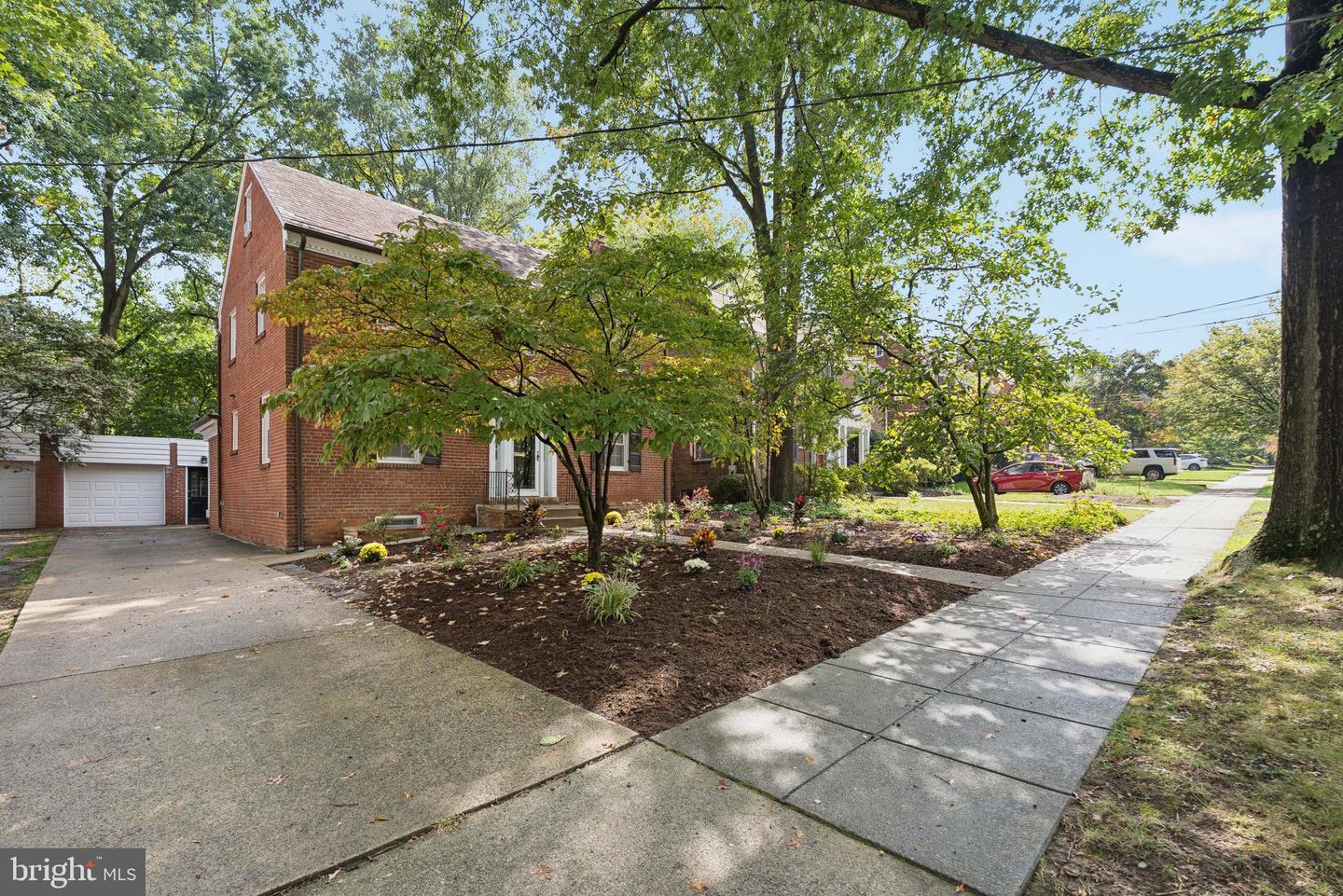 5865 NEBRASKA AVE NW, WASHINGTON, District Of Columbia 20015, 4 Bedrooms Bedrooms, ,3 BathroomsBathrooms,Residential,For sale,5865 NEBRASKA AVE NW,DCDC2224274 MLS # DCDC2224274