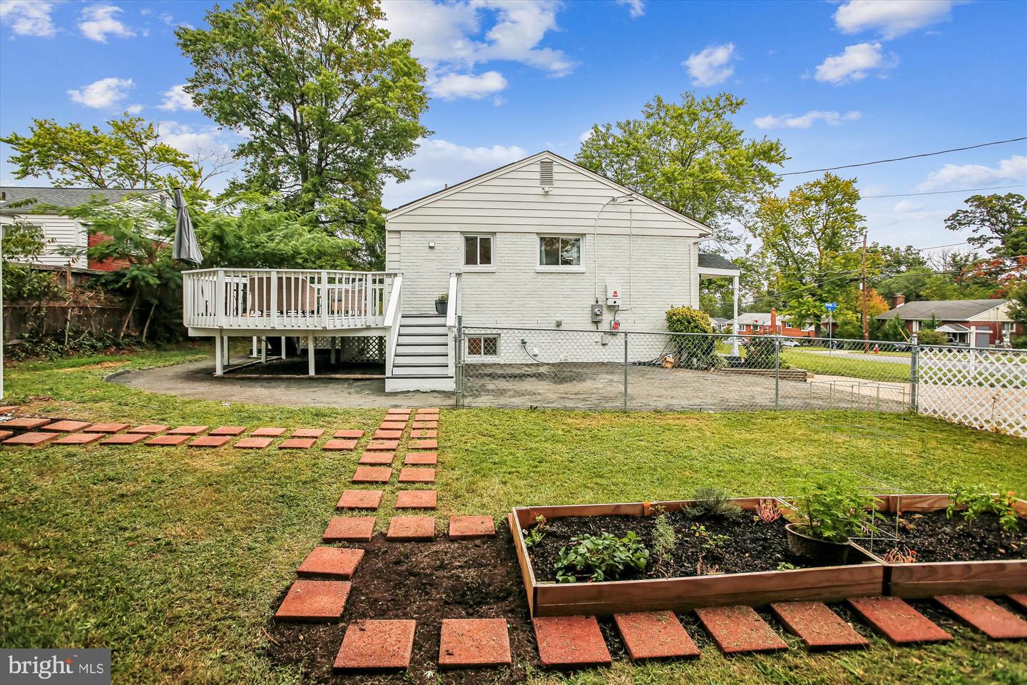 5808 ASH DR, SPRINGFIELD, Virginia 22150, 5 Bedrooms Bedrooms, ,3 BathroomsBathrooms,Residential,For sale,5808 ASH DR,VAFX2269276 MLS # VAFX2269276