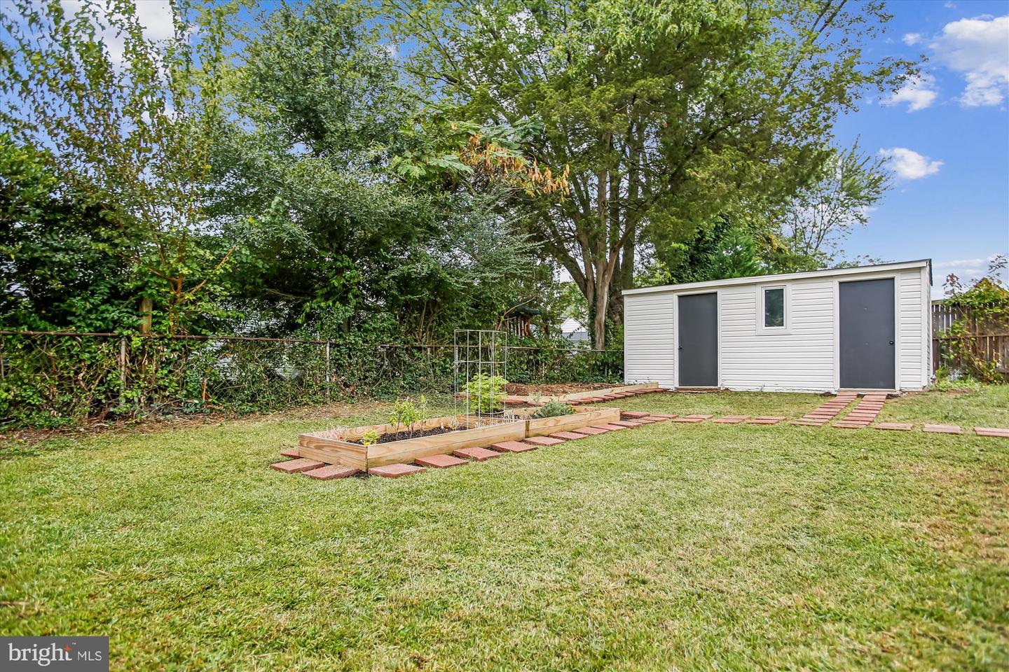 5808 ASH DR, SPRINGFIELD, Virginia 22150, 5 Bedrooms Bedrooms, ,3 BathroomsBathrooms,Residential,For sale,5808 ASH DR,VAFX2269276 MLS # VAFX2269276