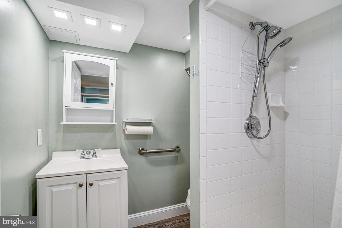 5227 CATHER RD, SPRINGFIELD, Virginia 22151, 8 Bedrooms Bedrooms, 19 Rooms Rooms,5 BathroomsBathrooms,Residential,For sale,5227 CATHER RD,VAFX2269348 MLS # VAFX2269348