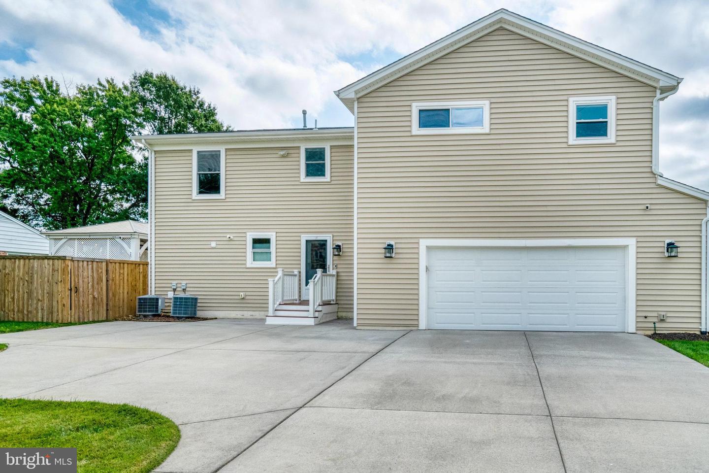 5227 CATHER RD, SPRINGFIELD, Virginia 22151, 8 Bedrooms Bedrooms, 19 Rooms Rooms,5 BathroomsBathrooms,Residential,For sale,5227 CATHER RD,VAFX2269348 MLS # VAFX2269348