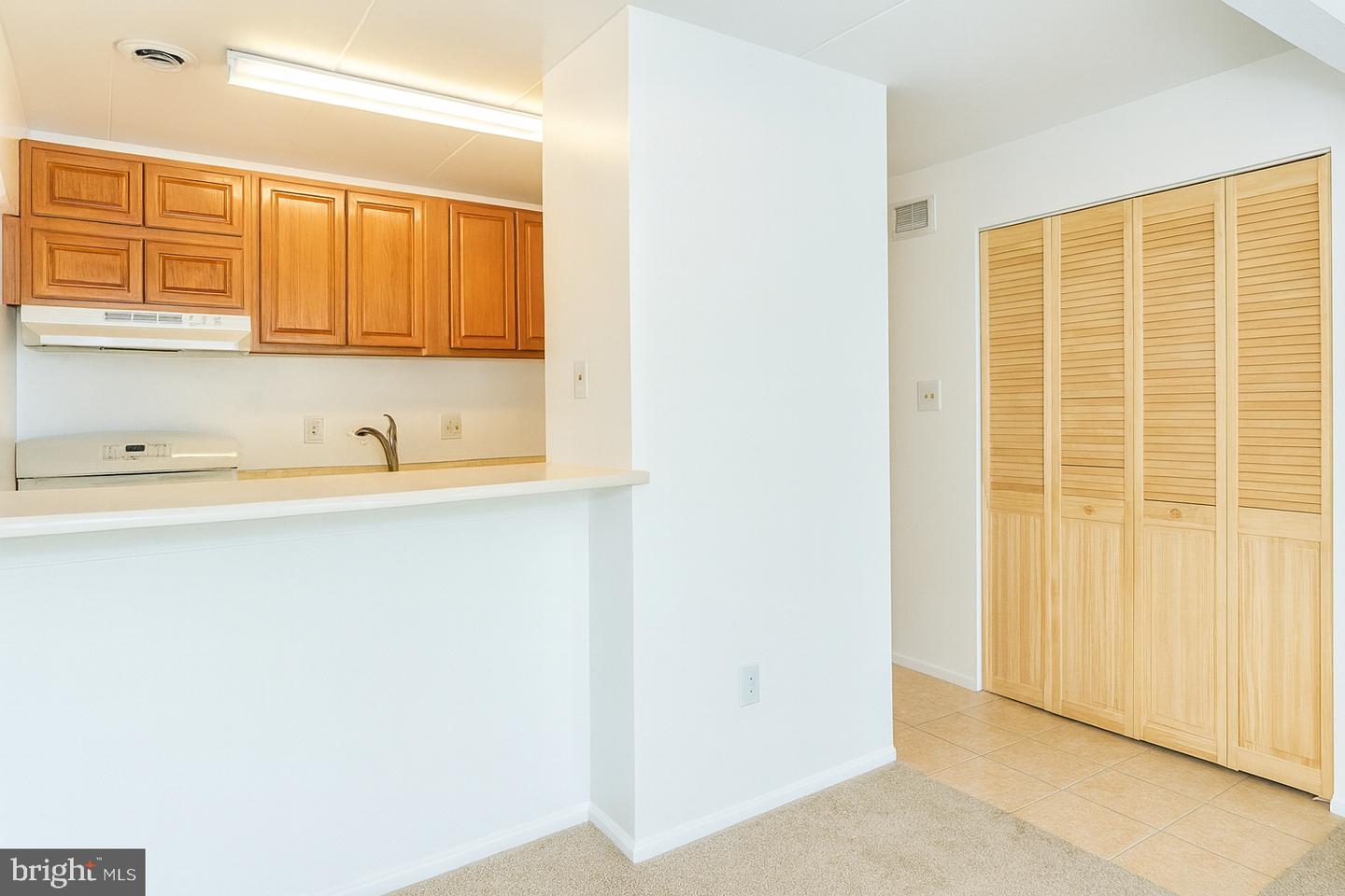 2631 REDCOAT DR #205, ALEXANDRIA, Virginia 22303, 1 Bedroom Bedrooms, ,1 BathroomBathrooms,Residential,For sale,2631 REDCOAT DR #205,VAFX2269408 MLS # VAFX2269408