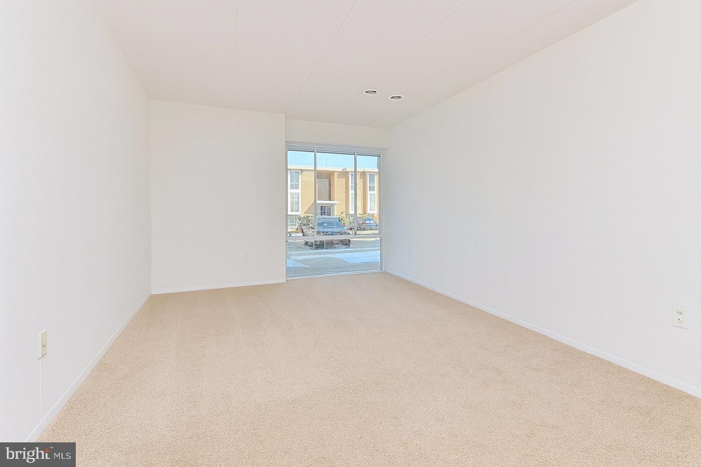 2631 REDCOAT DR #205, ALEXANDRIA, Virginia 22303, 1 Bedroom Bedrooms, ,1 BathroomBathrooms,Residential,For sale,2631 REDCOAT DR #205,VAFX2269408 MLS # VAFX2269408