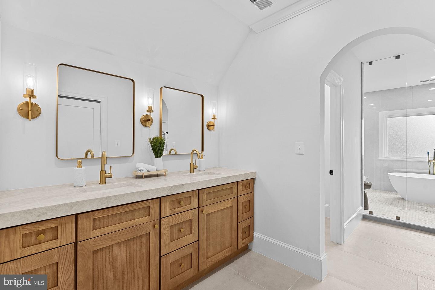 6121 LONG MEADOW RD, MCLEAN, Virginia 22101, 6 Bedrooms Bedrooms, ,8 BathroomsBathrooms,Residential,For sale,6121 LONG MEADOW RD,VAFX2269456 MLS # VAFX2269456
