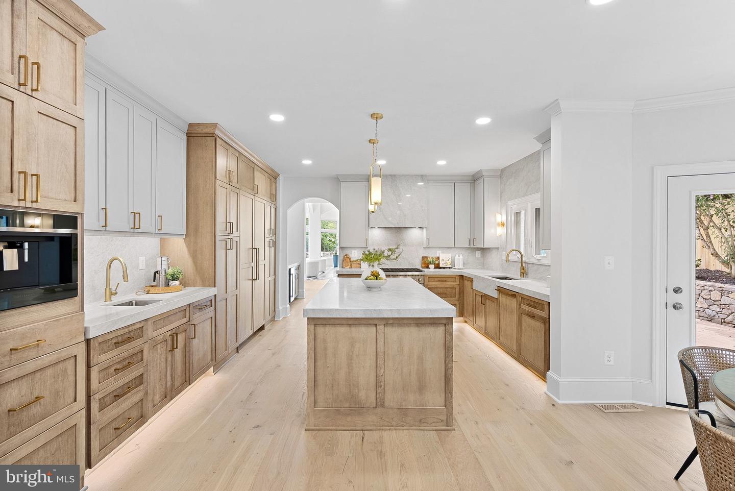 6121 LONG MEADOW RD, MCLEAN, Virginia 22101, 6 Bedrooms Bedrooms, ,8 BathroomsBathrooms,Residential,For sale,6121 LONG MEADOW RD,VAFX2269456 MLS # VAFX2269456