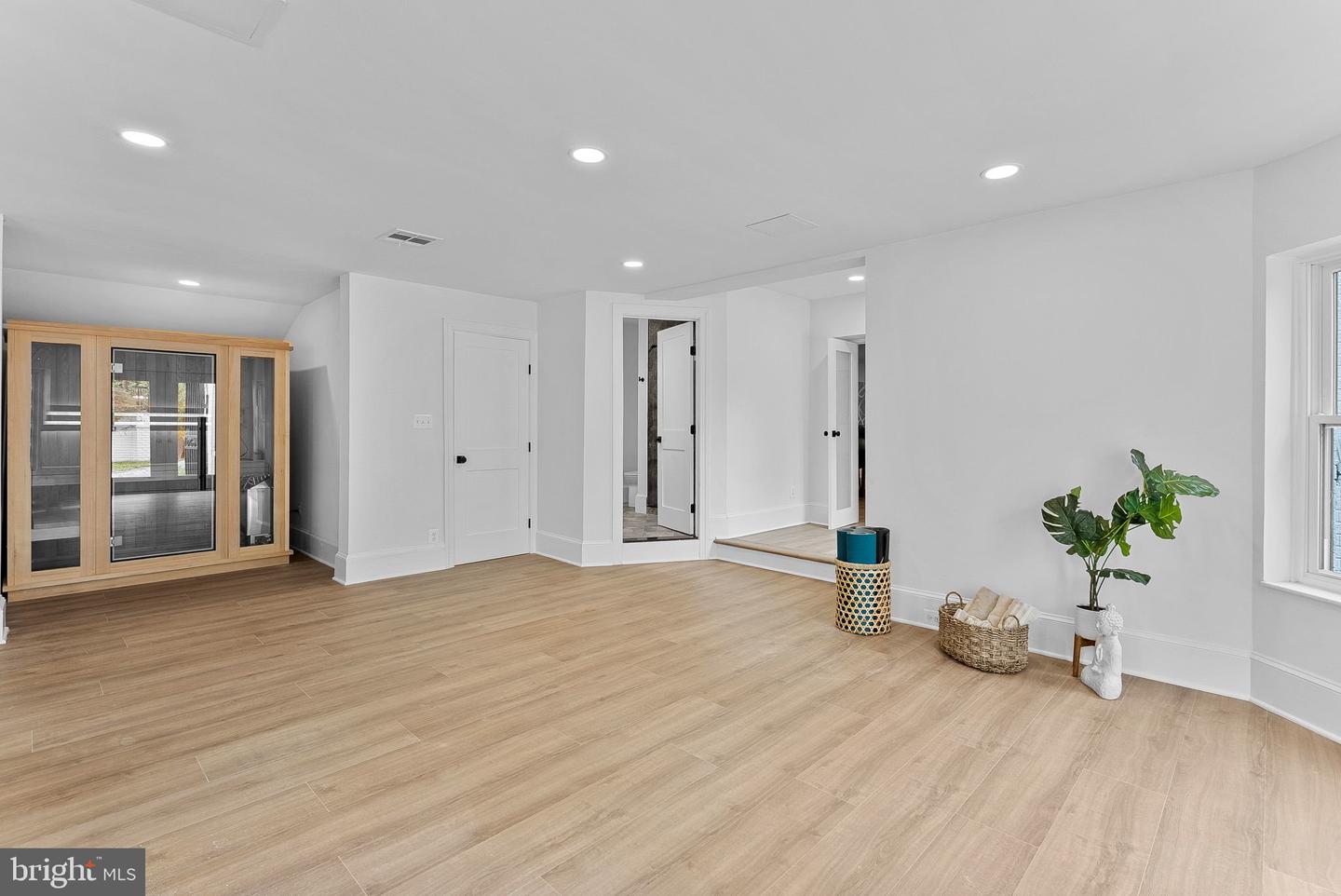 6121 LONG MEADOW RD, MCLEAN, Virginia 22101, 6 Bedrooms Bedrooms, ,8 BathroomsBathrooms,Residential,For sale,6121 LONG MEADOW RD,VAFX2269456 MLS # VAFX2269456