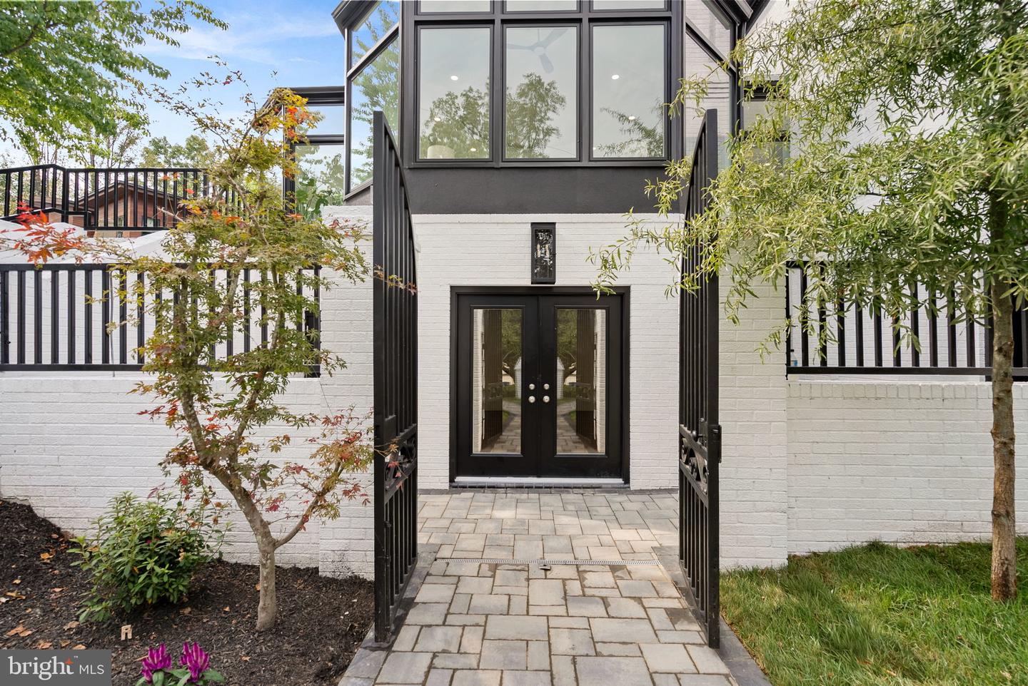 6121 LONG MEADOW RD, MCLEAN, Virginia 22101, 6 Bedrooms Bedrooms, ,8 BathroomsBathrooms,Residential,For sale,6121 LONG MEADOW RD,VAFX2269456 MLS # VAFX2269456