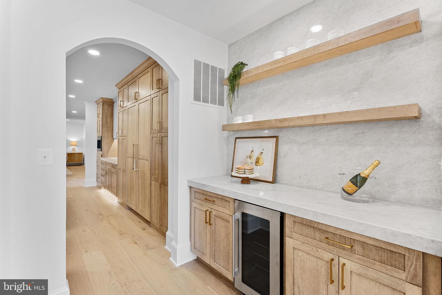 6121 LONG MEADOW RD, MCLEAN, Virginia 22101, 6 Bedrooms Bedrooms, ,8 BathroomsBathrooms,Residential,For sale,6121 LONG MEADOW RD,VAFX2269456 MLS # VAFX2269456