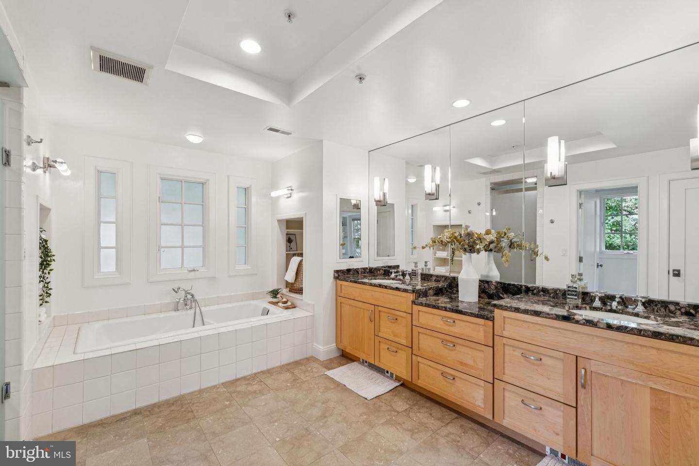 2915 38TH ST NW, WASHINGTON, District Of Columbia 20016, 4 Bedrooms Bedrooms, ,3 BathroomsBathrooms,Residential,For sale,2915 38TH ST NW,DCDC2224418 MLS # DCDC2224418
