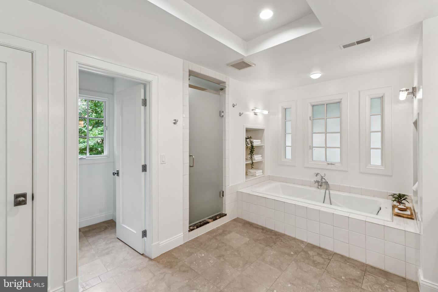 2915 38TH ST NW, WASHINGTON, District Of Columbia 20016, 4 Bedrooms Bedrooms, ,3 BathroomsBathrooms,Residential,For sale,2915 38TH ST NW,DCDC2224418 MLS # DCDC2224418