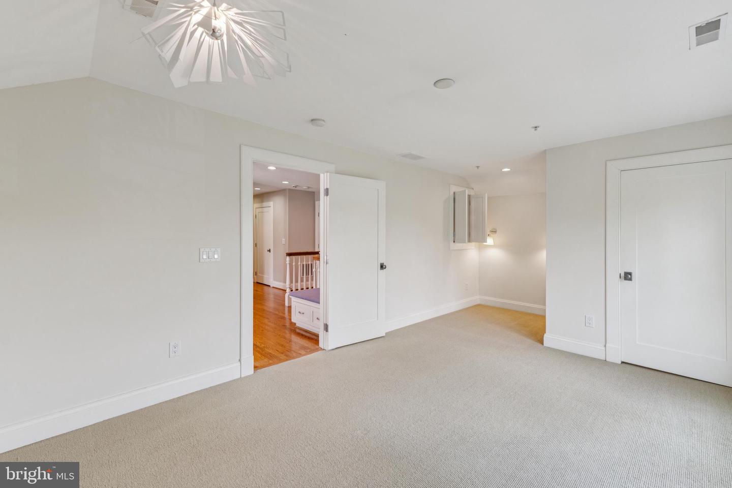 2915 38TH ST NW, WASHINGTON, District Of Columbia 20016, 4 Bedrooms Bedrooms, ,3 BathroomsBathrooms,Residential,For sale,2915 38TH ST NW,DCDC2224418 MLS # DCDC2224418
