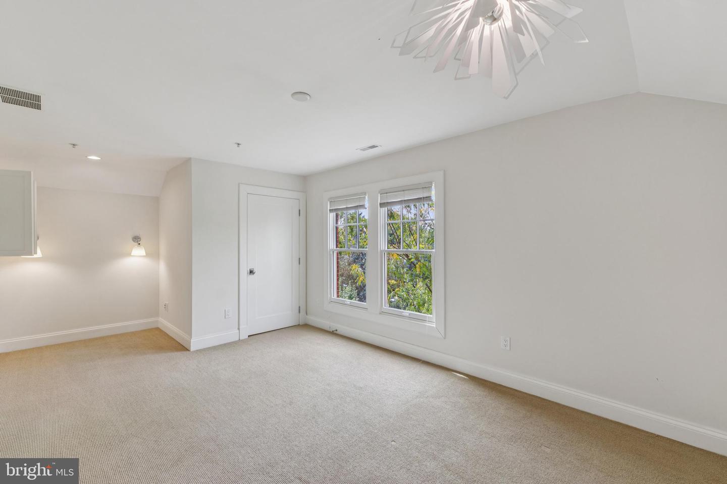 2915 38TH ST NW, WASHINGTON, District Of Columbia 20016, 4 Bedrooms Bedrooms, ,3 BathroomsBathrooms,Residential,For sale,2915 38TH ST NW,DCDC2224418 MLS # DCDC2224418