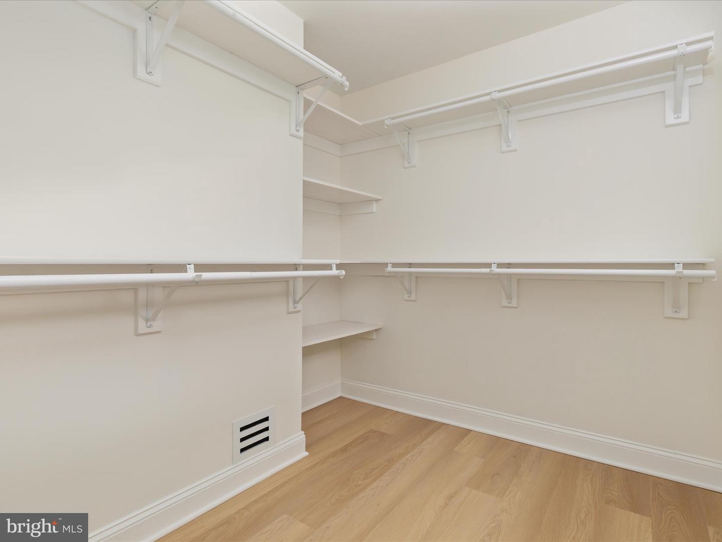 1502 MIDDLEBURY DR, ALEXANDRIA, Virginia 22307, 5 Bedrooms Bedrooms, 17 Rooms Rooms,3 BathroomsBathrooms,Residential,For sale,1502 MIDDLEBURY DR,VAFX2269452 MLS # VAFX2269452