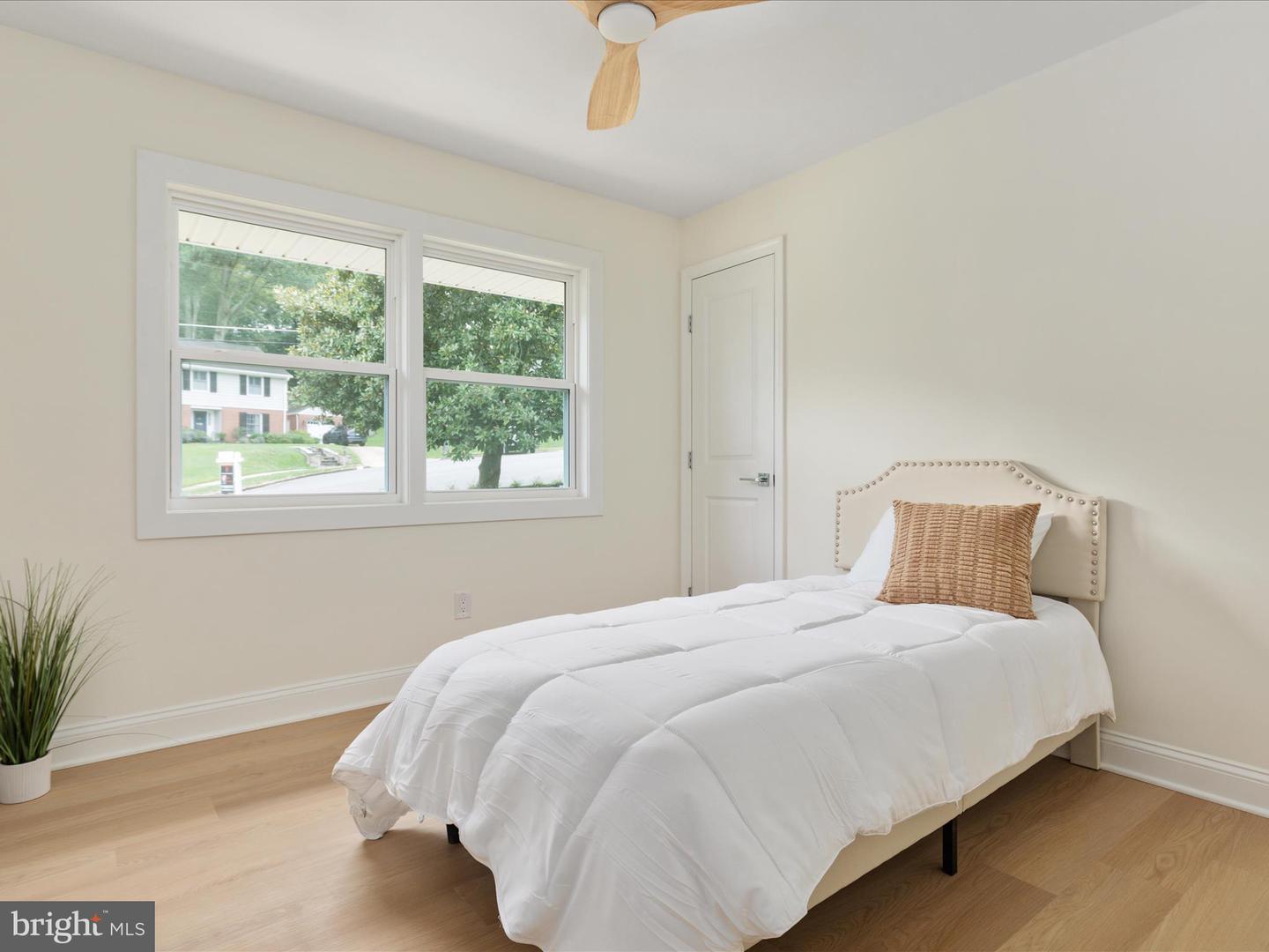 1502 MIDDLEBURY DR, ALEXANDRIA, Virginia 22307, 5 Bedrooms Bedrooms, 17 Rooms Rooms,3 BathroomsBathrooms,Residential,For sale,1502 MIDDLEBURY DR,VAFX2269452 MLS # VAFX2269452