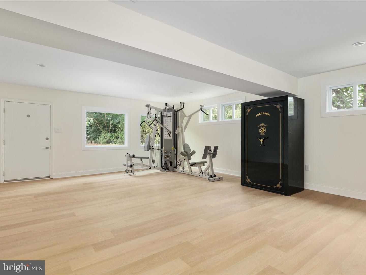 1502 MIDDLEBURY DR, ALEXANDRIA, Virginia 22307, 5 Bedrooms Bedrooms, 17 Rooms Rooms,3 BathroomsBathrooms,Residential,For sale,1502 MIDDLEBURY DR,VAFX2269452 MLS # VAFX2269452