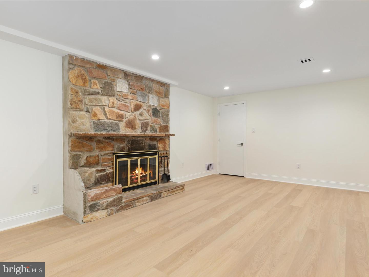 1502 MIDDLEBURY DR, ALEXANDRIA, Virginia 22307, 5 Bedrooms Bedrooms, 17 Rooms Rooms,3 BathroomsBathrooms,Residential,For sale,1502 MIDDLEBURY DR,VAFX2269452 MLS # VAFX2269452