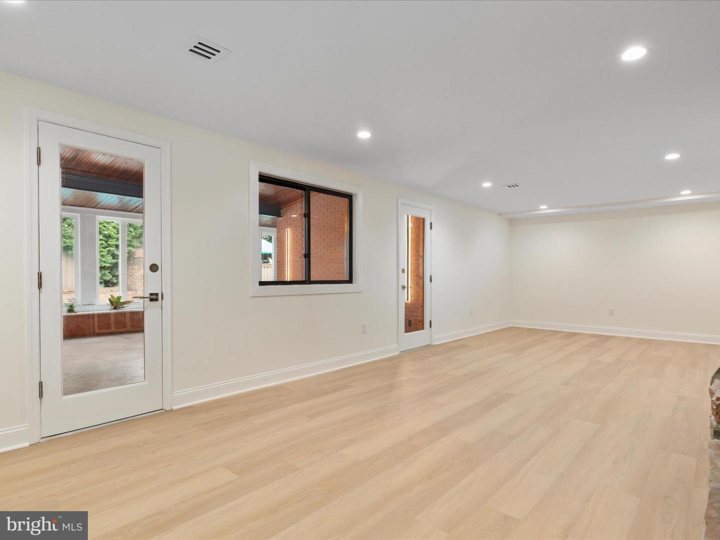 1502 MIDDLEBURY DR, ALEXANDRIA, Virginia 22307, 5 Bedrooms Bedrooms, 17 Rooms Rooms,3 BathroomsBathrooms,Residential,For sale,1502 MIDDLEBURY DR,VAFX2269452 MLS # VAFX2269452