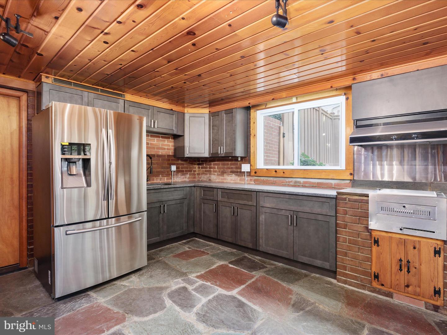 1502 MIDDLEBURY DR, ALEXANDRIA, Virginia 22307, 5 Bedrooms Bedrooms, 17 Rooms Rooms,3 BathroomsBathrooms,Residential,For sale,1502 MIDDLEBURY DR,VAFX2269452 MLS # VAFX2269452