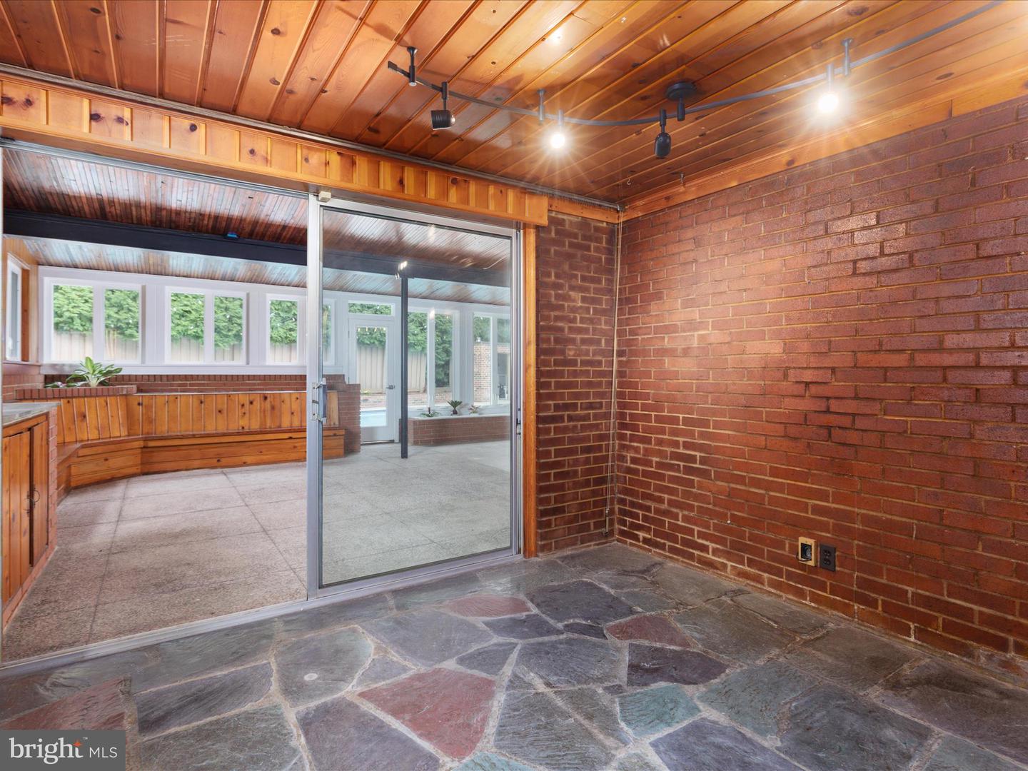 1502 MIDDLEBURY DR, ALEXANDRIA, Virginia 22307, 5 Bedrooms Bedrooms, 17 Rooms Rooms,3 BathroomsBathrooms,Residential,For sale,1502 MIDDLEBURY DR,VAFX2269452 MLS # VAFX2269452