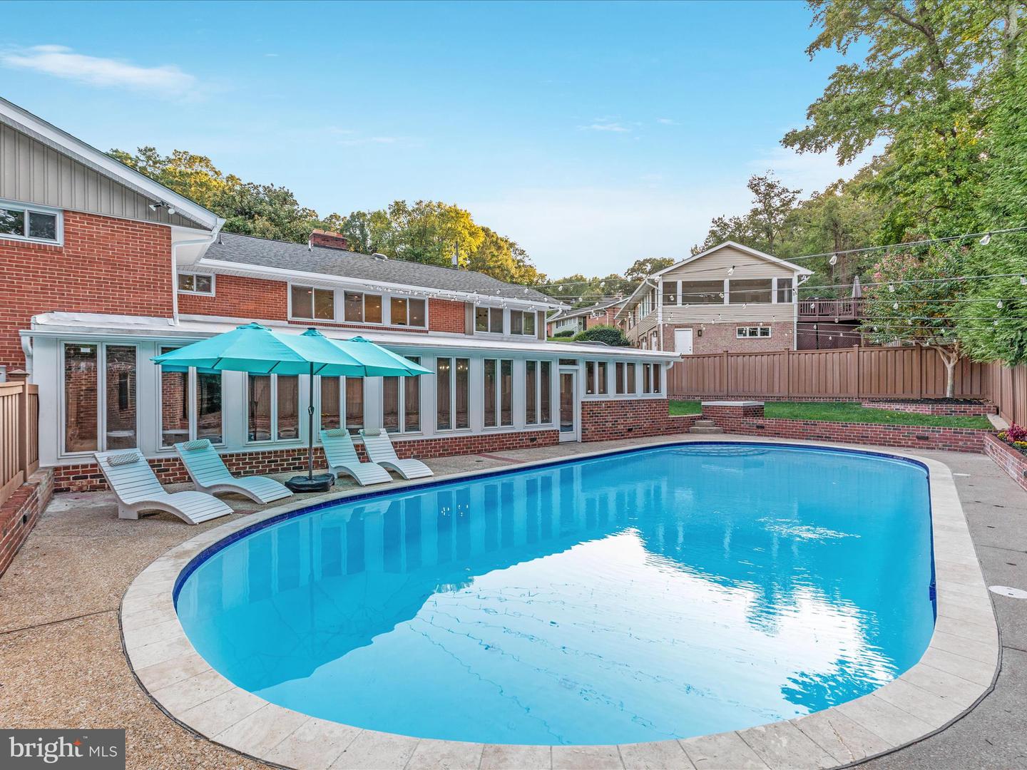 1502 MIDDLEBURY DR, ALEXANDRIA, Virginia 22307, 5 Bedrooms Bedrooms, 17 Rooms Rooms,3 BathroomsBathrooms,Residential,For sale,1502 MIDDLEBURY DR,VAFX2269452 MLS # VAFX2269452