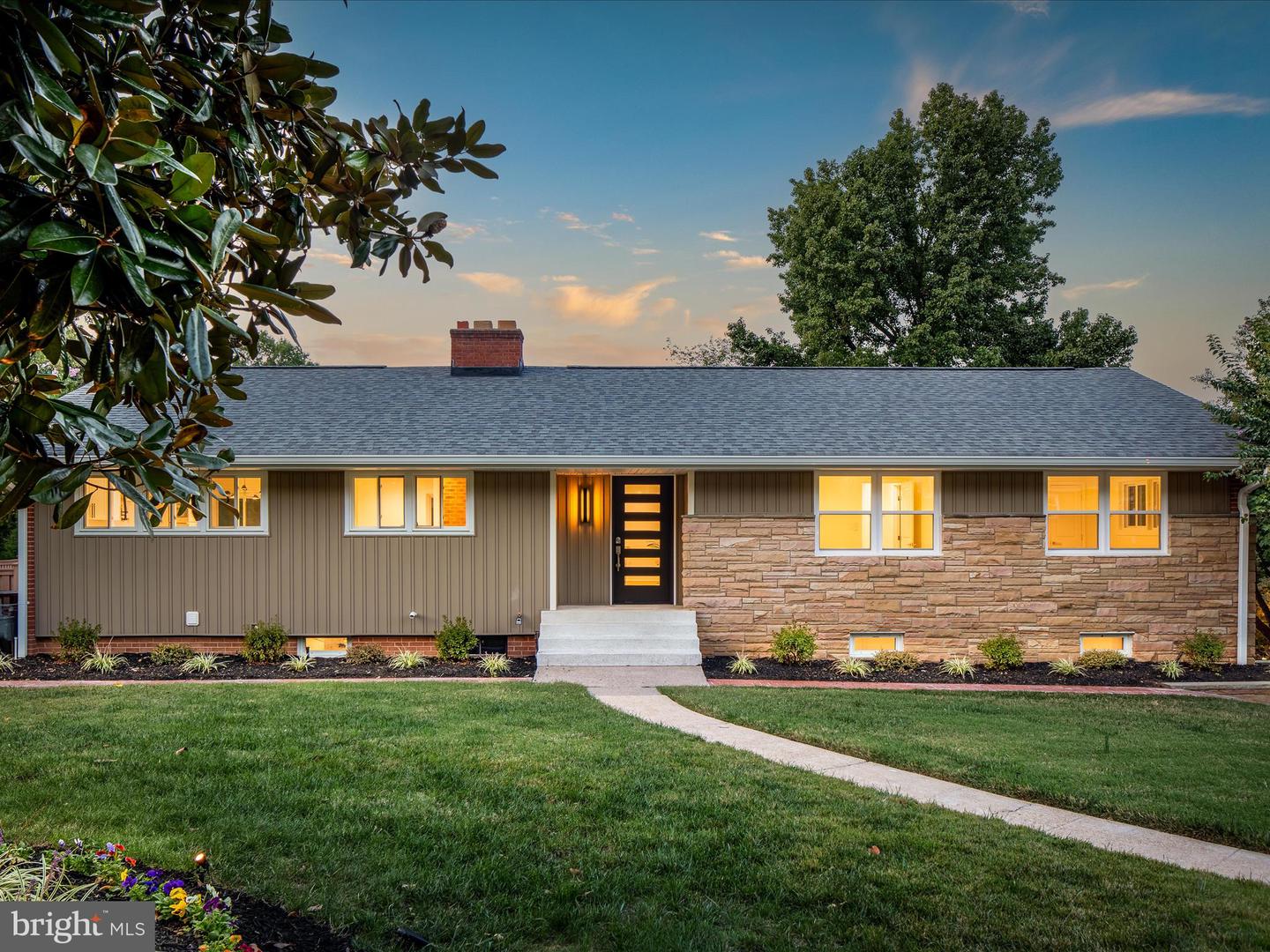 1502 MIDDLEBURY DR, ALEXANDRIA, Virginia 22307, 5 Bedrooms Bedrooms, 17 Rooms Rooms,3 BathroomsBathrooms,Residential,For sale,1502 MIDDLEBURY DR,VAFX2269452 MLS # VAFX2269452