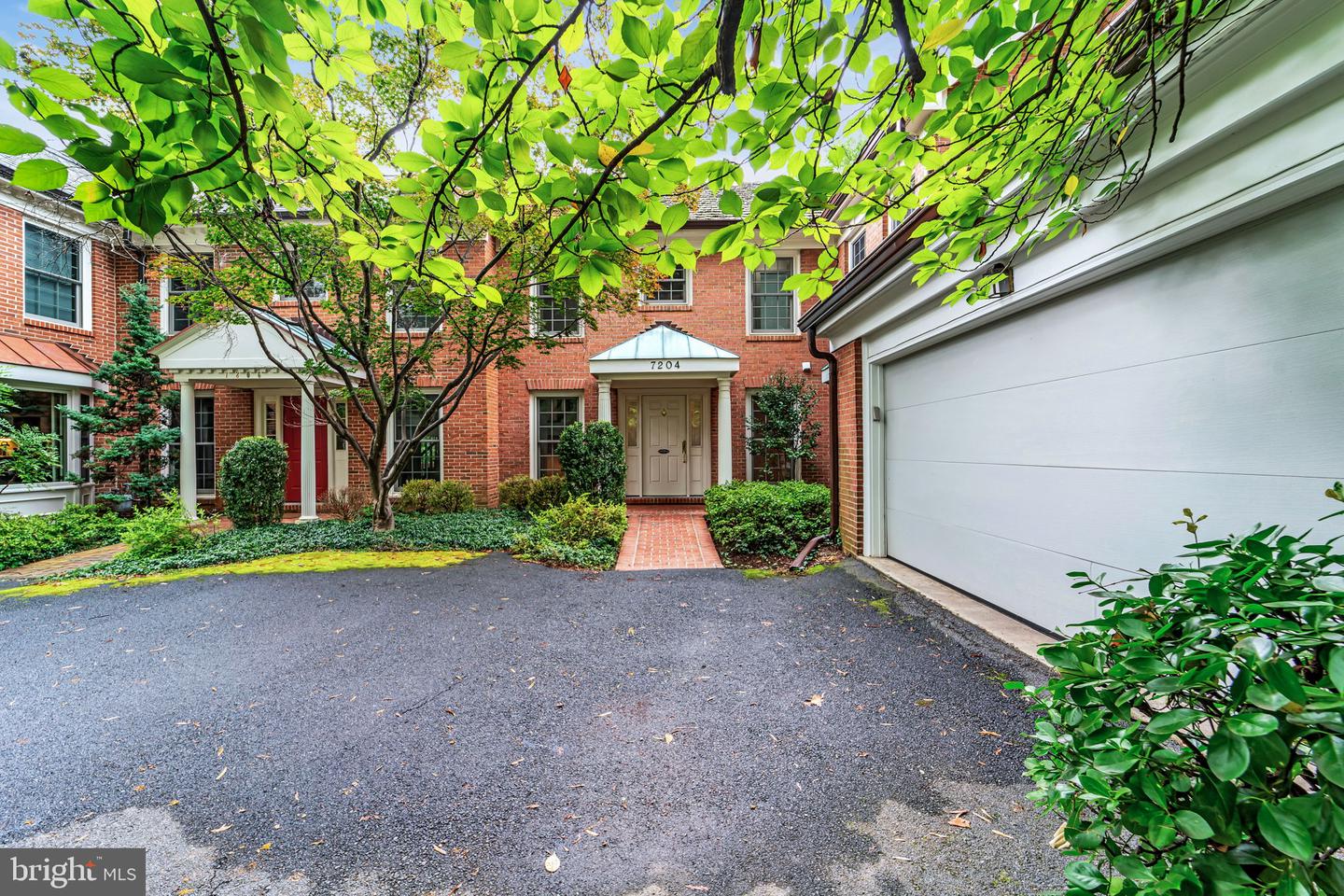 7204 EVANS MILL RD, MCLEAN, Virginia 22101, 4 Bedrooms Bedrooms, ,4 BathroomsBathrooms,Residential,For sale,7204 EVANS MILL RD,VAFX2269458 MLS # VAFX2269458