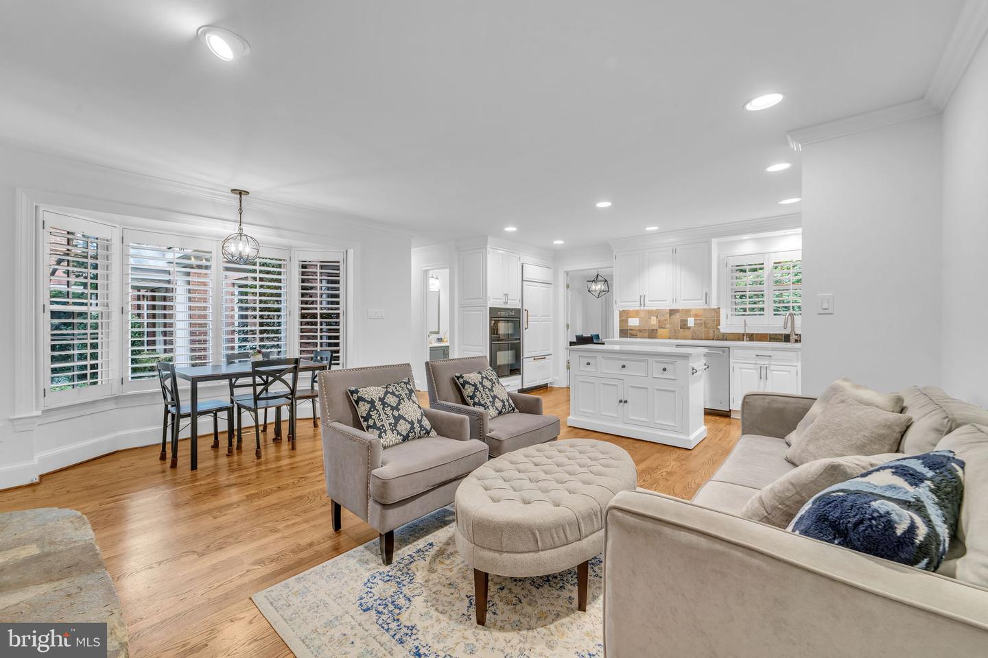 7204 EVANS MILL RD, MCLEAN, Virginia 22101, 4 Bedrooms Bedrooms, ,4 BathroomsBathrooms,Residential,For sale,7204 EVANS MILL RD,VAFX2269458 MLS # VAFX2269458