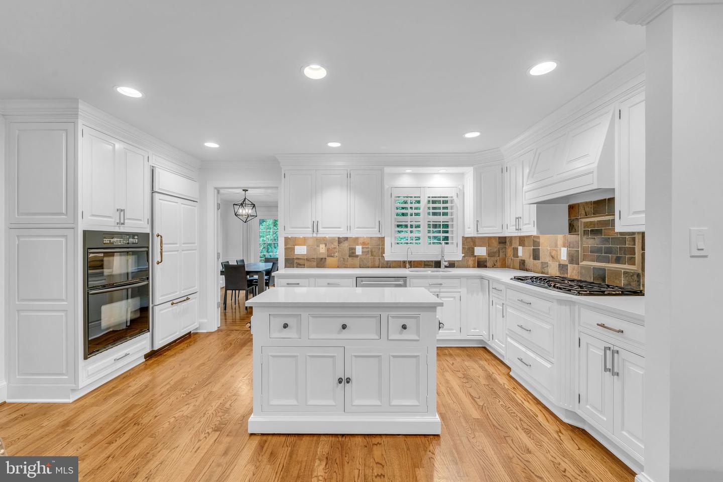 7204 EVANS MILL RD, MCLEAN, Virginia 22101, 4 Bedrooms Bedrooms, ,4 BathroomsBathrooms,Residential,For sale,7204 EVANS MILL RD,VAFX2269458 MLS # VAFX2269458
