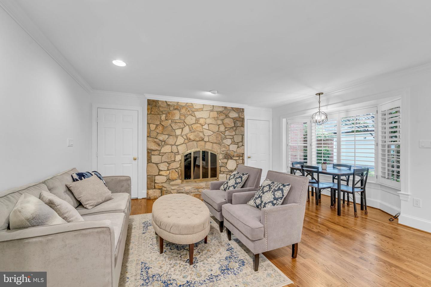 7204 EVANS MILL RD, MCLEAN, Virginia 22101, 4 Bedrooms Bedrooms, ,4 BathroomsBathrooms,Residential,For sale,7204 EVANS MILL RD,VAFX2269458 MLS # VAFX2269458