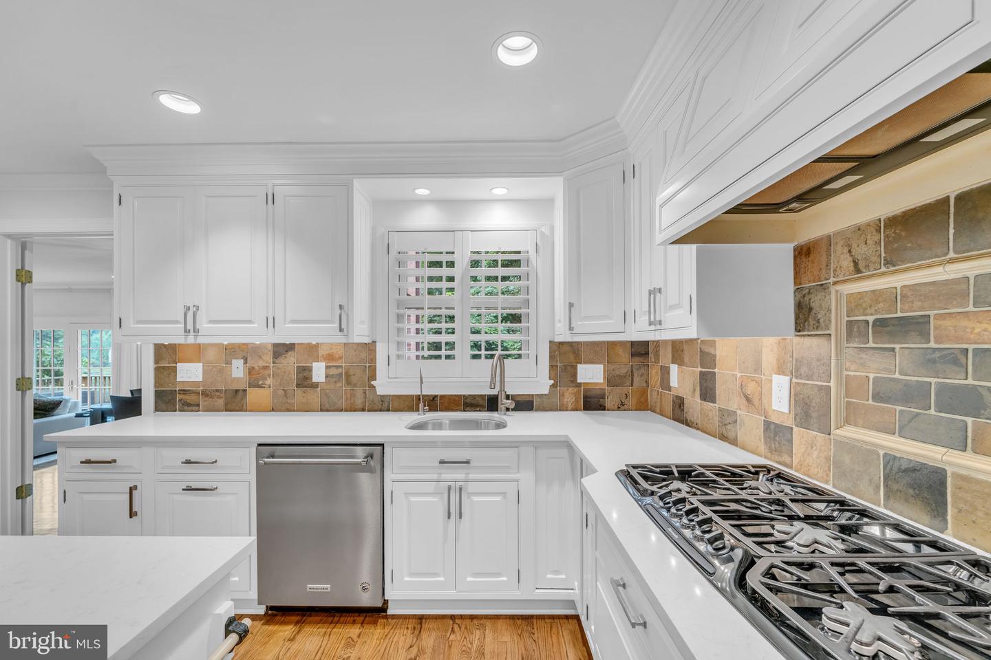 7204 EVANS MILL RD, MCLEAN, Virginia 22101, 4 Bedrooms Bedrooms, ,4 BathroomsBathrooms,Residential,For sale,7204 EVANS MILL RD,VAFX2269458 MLS # VAFX2269458