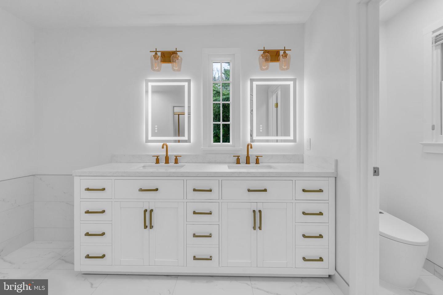7204 EVANS MILL RD, MCLEAN, Virginia 22101, 4 Bedrooms Bedrooms, ,4 BathroomsBathrooms,Residential,For sale,7204 EVANS MILL RD,VAFX2269458 MLS # VAFX2269458